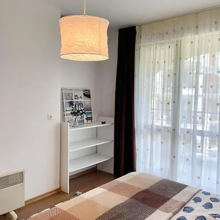 Апартаменты Cozy On Sunny Солнечный берег