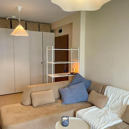 Апартаменты Cozy On Sunny Солнечный берег