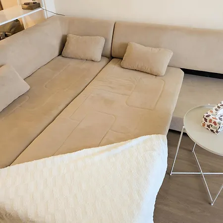 Apartment Cozy On Sunny